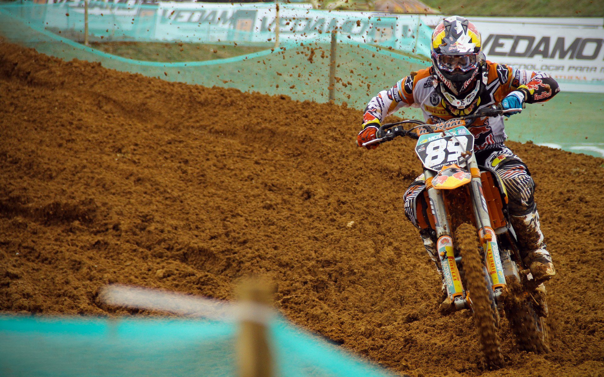 赛道上的舞者,黄喜灿在F1街道赛之夜的绝对掌控