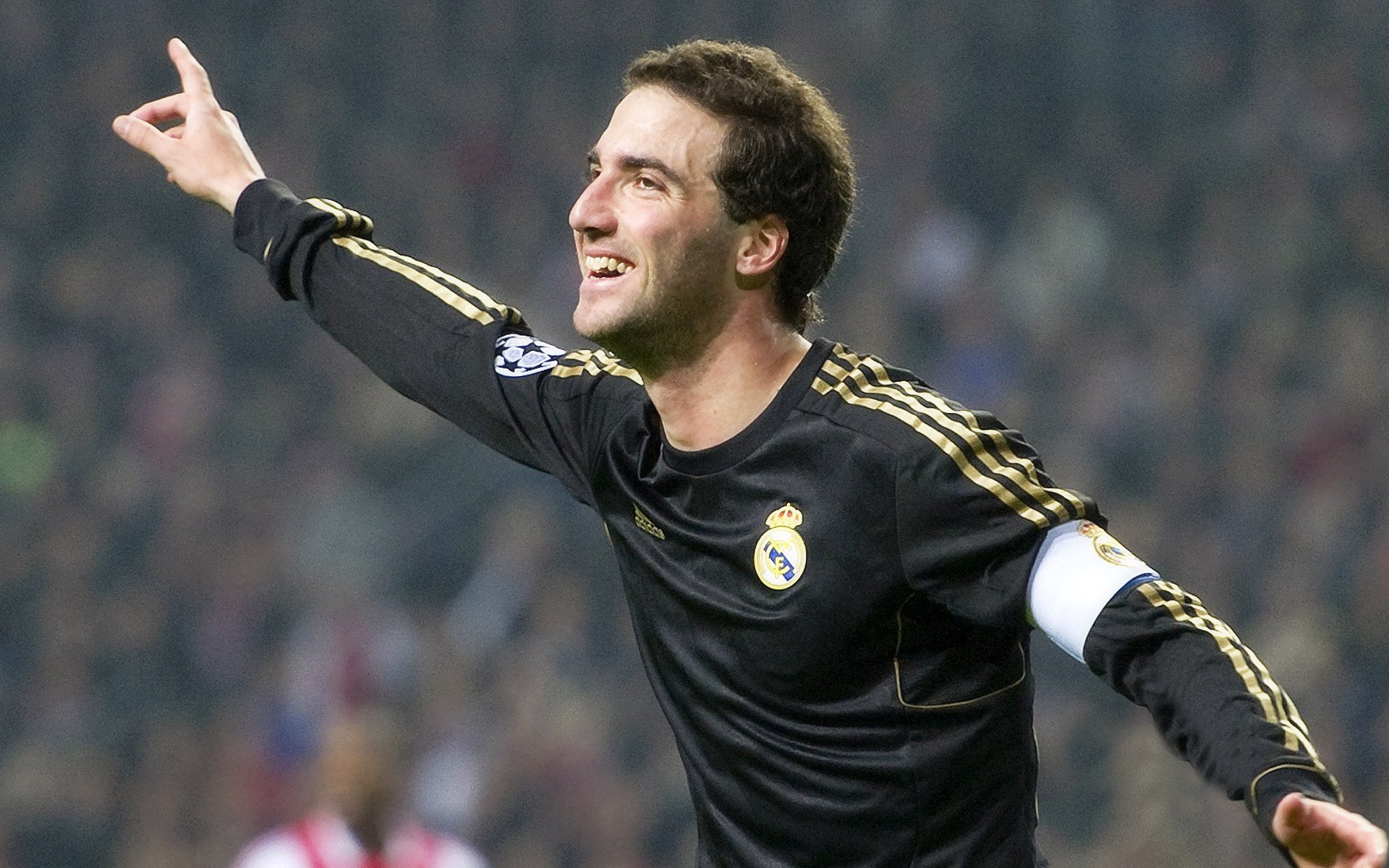 熊猫体育官方-维尼修斯美加墨世界杯封神之战，瑞士铁血防线如何撼动德国战车